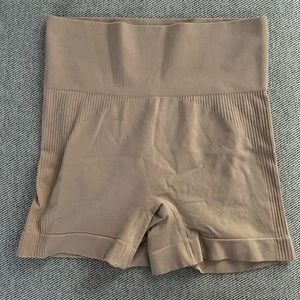 NWT Nude shaper short